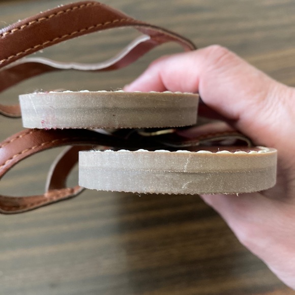 NWT American Eagle Flat Heel Sandals, Size 9 - Picture 4 of 4